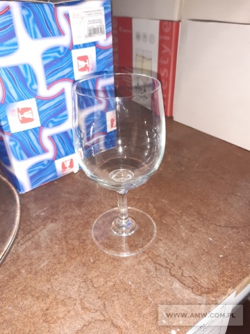 Wyposażenie i sprzęt kuchenny - pakiet zawierający 16 poz. asort. (wg oddzielnego wykazu), w tym m.in.: krajalnica pieczywa, schładzarka szokowa, pakowarka próżniowa itp. 